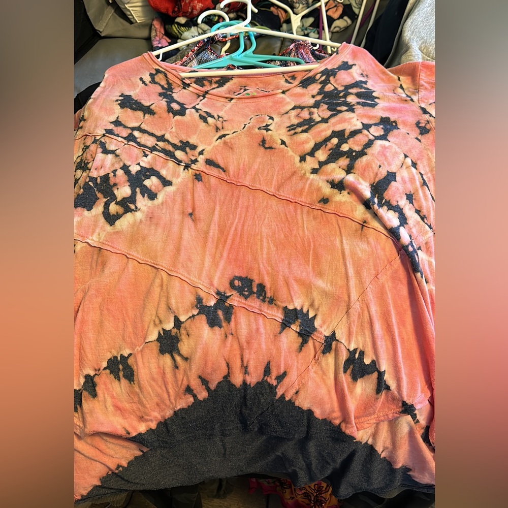 Green Tea pink and navy blue tshirt, long in the back to cover your behind